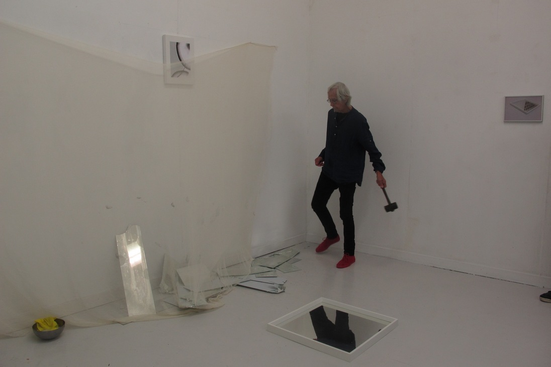franck gribling, Performance Beslagen spiegels,  12 November 2019, Finito. Destruction completed